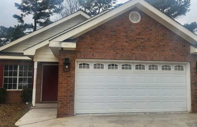 106 Rolling Woods Cir - 106 Rolling Woods Circle, Warner Robins, GA 31088