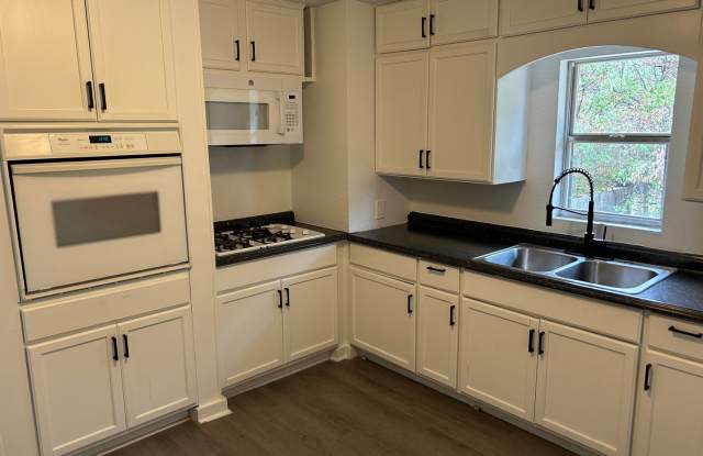 Updated 2‑Bedroom Home in Mineral Wells — Modern Comfort & Great Outdoor Space Gallery 3
