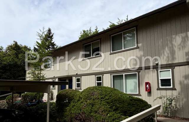 Updated 2 Bedroom University Place Townhome photos photos Updated 2 Bedroom University Place Townhome photos photos