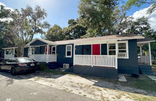 Cozy 2 Bedroom, 1 Bathroom in Fifth Avenue Neighborhood - 432 Northwest 9th Street, Gainesville, FL 32601