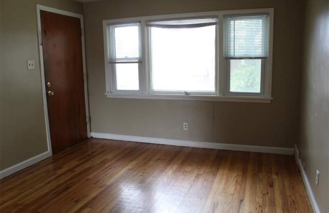 793 W 11th - C photos photos