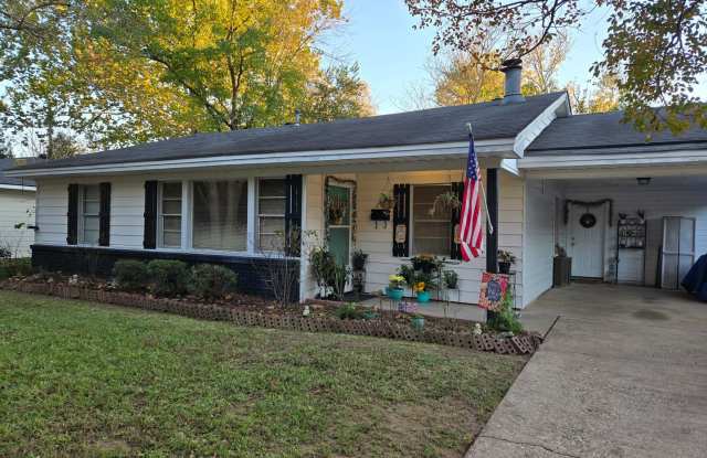 Broadmoor Historical 3 Bedroom 1 Bathroom photos photos