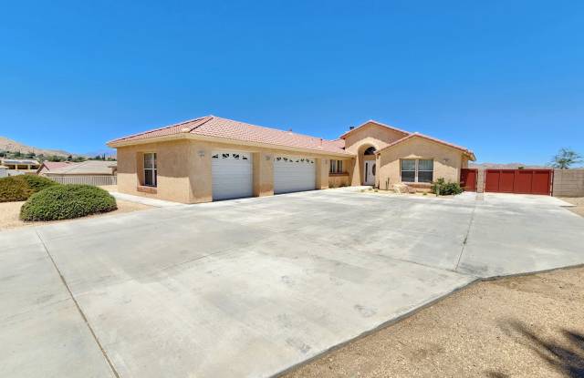 Copper Hills 4 Bedroom home with 3 car garage. photos photos Copper Hills 4 Bedroom home with 3 car garage. photos photos