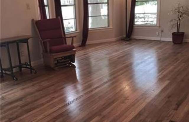 1612 Robinwood Drive Gallery 4
