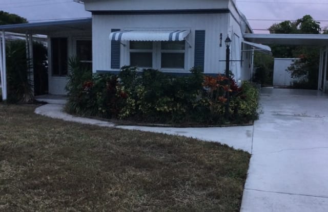 8418 Southeast Swan Avenue - 8418 Southeast Swan Avenue, Hobe Sound, FL 33455
