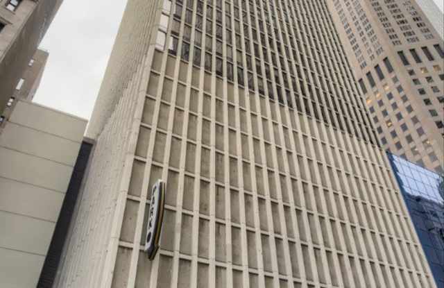 100 E Walton Street Gallery 1
