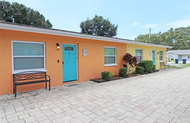 1635 GLADYS STREET - 1635 Gladys Street, Largo, FL 33774