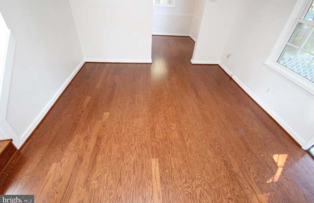 1428 LONGFELLOW STREET Gallery 4