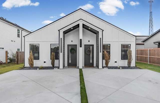 2111 Wright Street photos photos