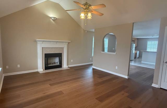Beautiful 3BD/2B Home in Ray City Gallery 3