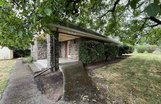 Charming Cottage Home with Timeless Character, Hardwood Floors, Flexible Living Spaces, and Expansive Yard photos photos