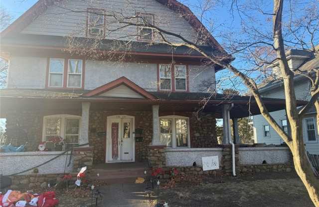 114 Doremus Avenue - 114 Doremus Avenue, Ridgewood, NJ 07450