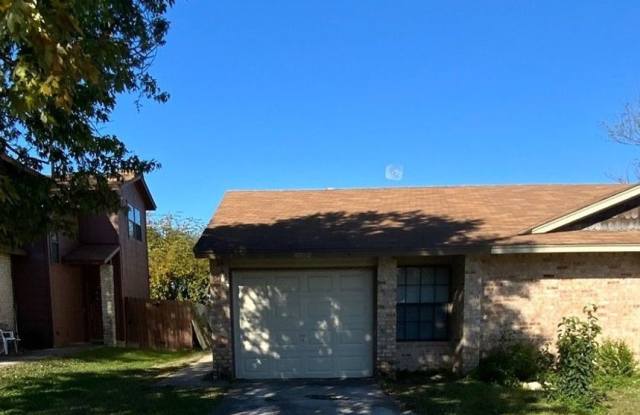 Affordable duplex in convenient location! photos photos