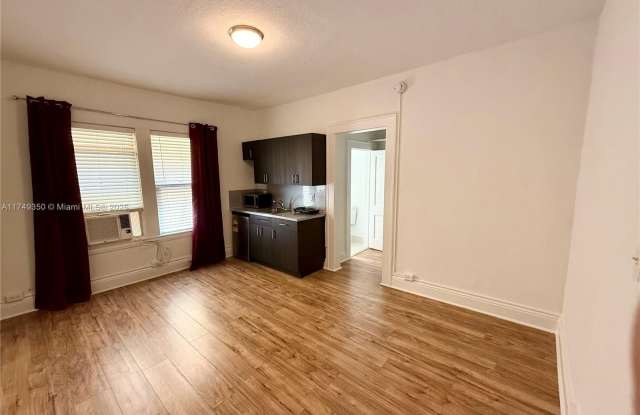 126 Mendoza Ave - 126 Mendoza Avenue, Coral Gables, FL 33134