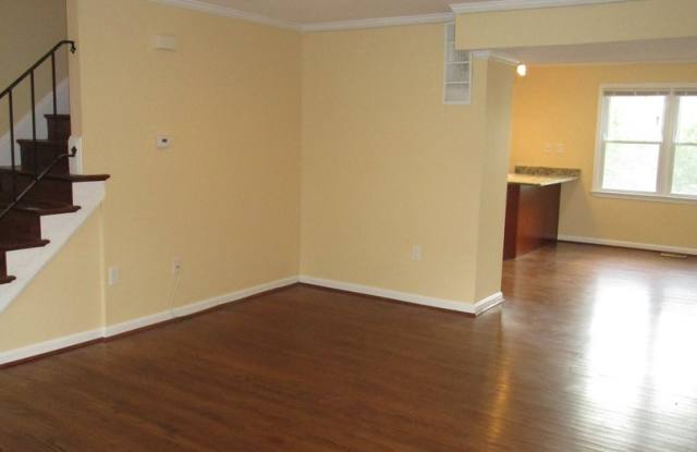Amazing 3 Bedroom Townhome in Laurel! Gallery 3