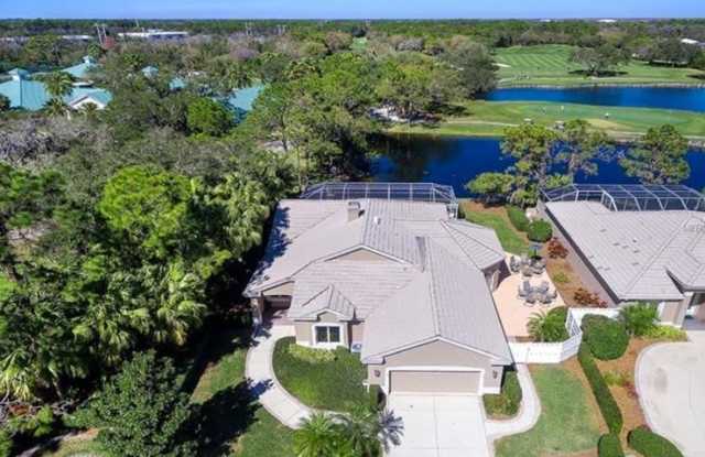 AVAILABLE May 1- 0CT 31ST .FURNISHED/SEASONAL. 3/2 POOL HOME IN ROSEDALE! photos photos