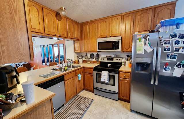 3bed, 2.5bath Townhouse Near Medical Center and WVU Farm - Available 05/20/2026 photos photos