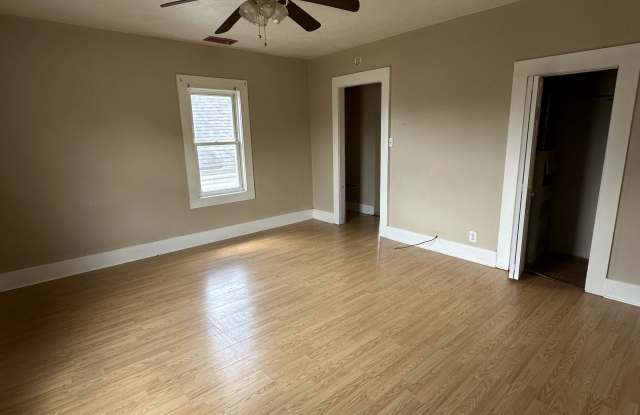 1815 1/2 Fletcher Street - 2 photos photos