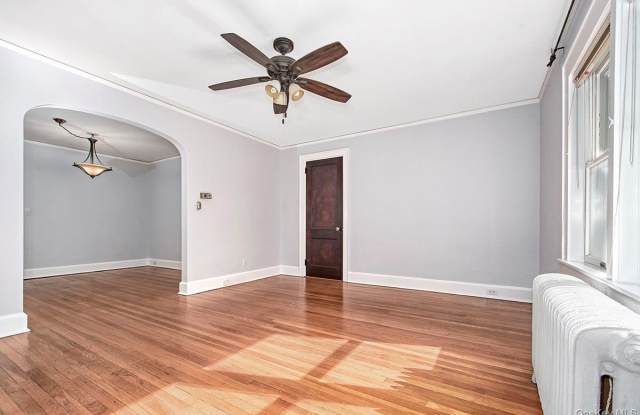 128 Chatterton Parkway Gallery 3