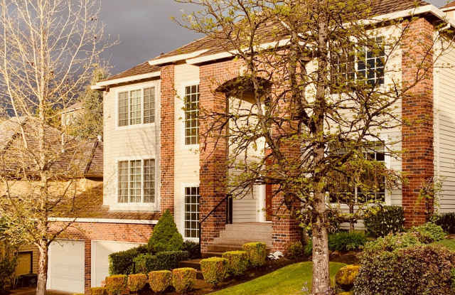 $500 off the 1st full month's rent! Beautiful Spacious 4 bedroom Plus Home Located in Sought After Bauer Oaks Neighborhood - 12826 Northwest Lilywood Drive, Cedar Mill, OR 97229