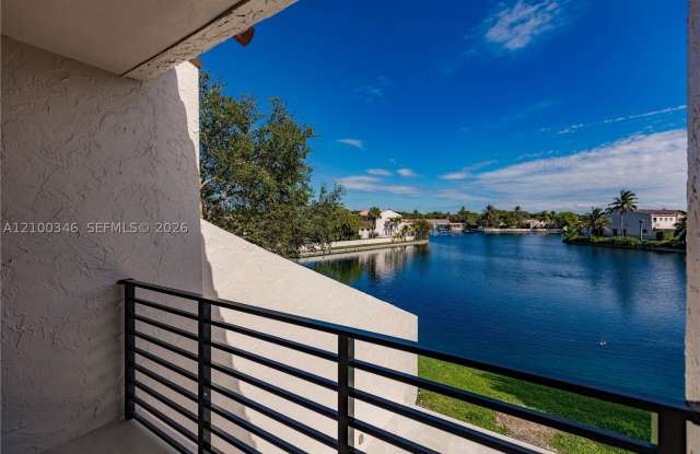 7238 Jacaranda Ln Gallery 3