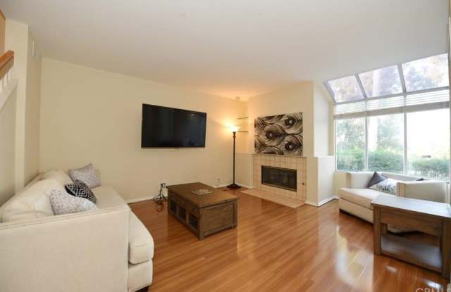 67 Lehigh Aisle Gallery 3