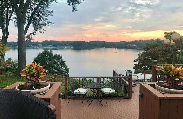 Lovely & Spacious Severn River Waterfront photos photos