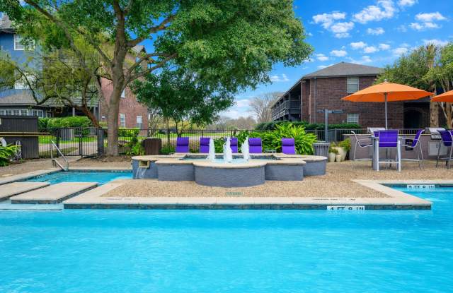 Alon at Castle Hills photos photos