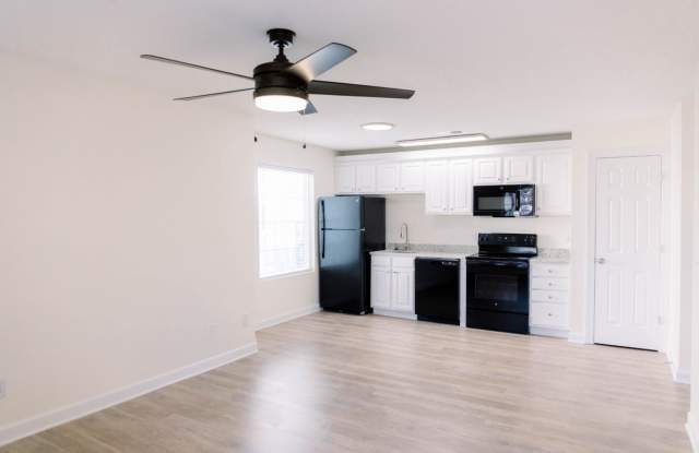 4430 Gold Flower Loop - 4E1 Gallery 4