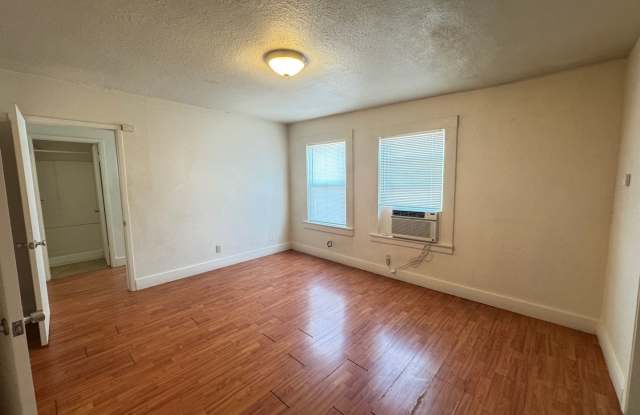 1315 E St photos photos