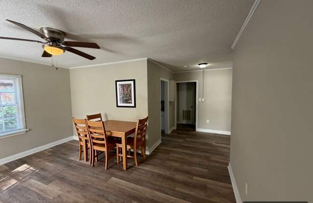 2414 Franklin Street  | 3 Bedrooms  |  1.5 Bathrooms   1/2 Off First Month's Rent!!! Gallery 3