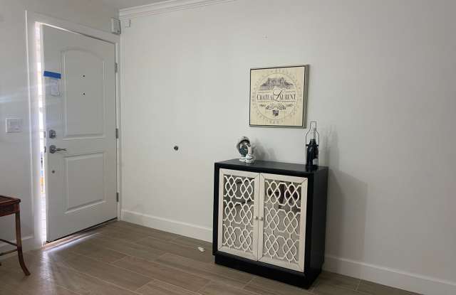 Fabulous Gulf Front Annual/Seasonal Furnished Rental on Venice Beach Gallery 3