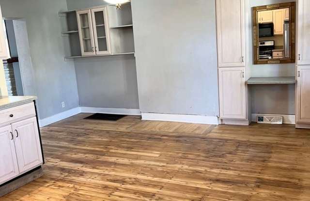 Newly Remodeled 3 or 4 Bedroom in Swissvale- Very Spacious with Refinished Original Hardwood Floors! Gallery 4