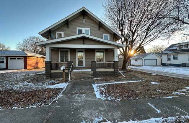 Spacious 4 Bedroom Home Available for Rent in Orange City photos photos