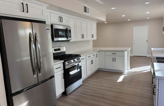 12475 Sunnyglen Drive Gallery 3