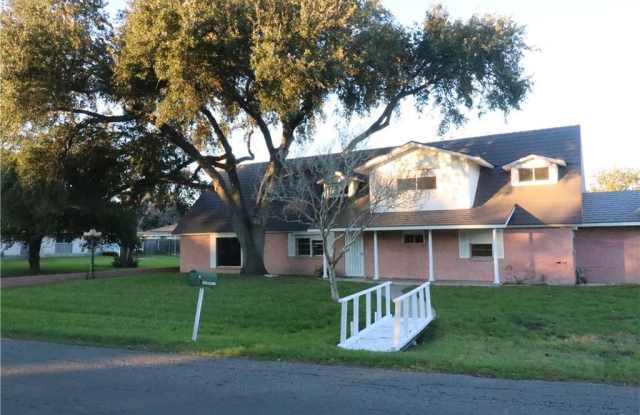 10902 Birdwood - 10902 Birdwood Ln, Corpus Christi, TX 78410