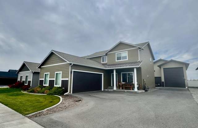 Beautiful 4 bedroom home - 1745 North Silo Street, Post Falls, ID 83854