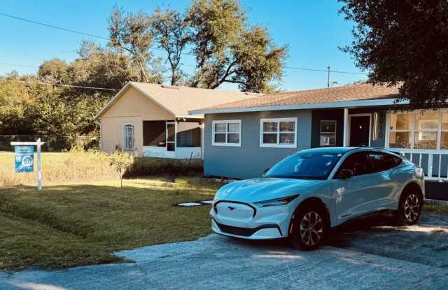 4910 Huppel Avenue Gallery 2