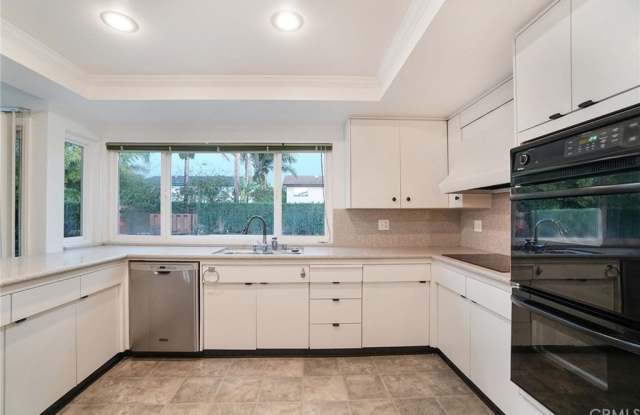 13572 Carroll Way Gallery 4