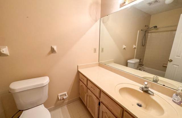 1056 COTTON ROW Cv Gallery 2