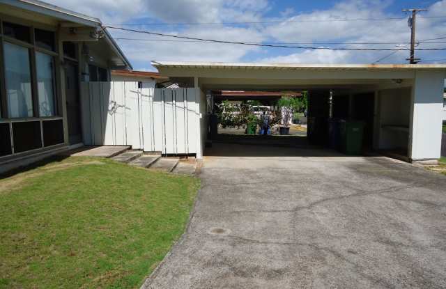 Pearl City single level 3 Bedroom, 1.5 Bath, 2 Car Caport Gallery 3
