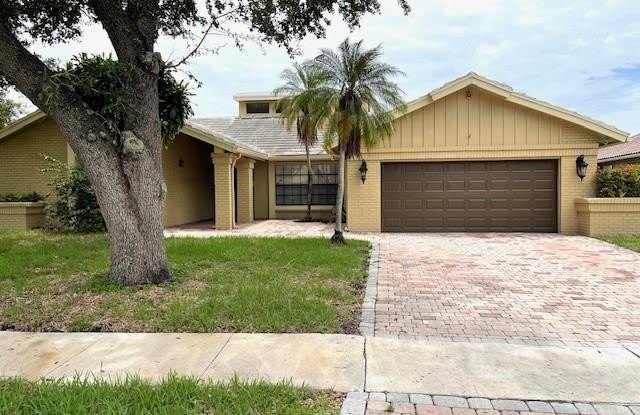 1712 NW 91st Ave photos photos