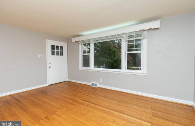 612 SHOEMAKER Avenue Gallery 4