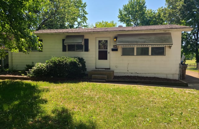 1012 Forestwood Dr - 1012 Forestwood Drive, Ferguson, MO 63135