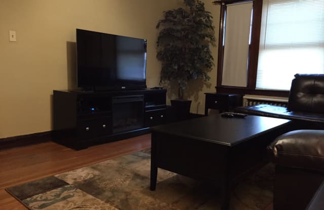 Edanola Apartments Gallery 3