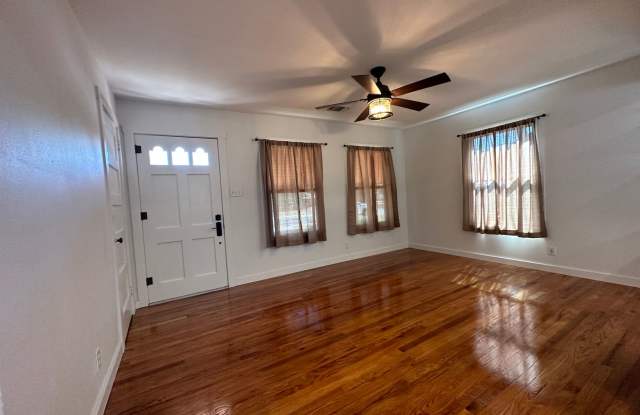 2/1 Home in Kerrville Gallery 3
