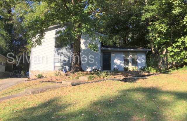 2347 Fairway Circle Southwest - 2347 Fairway Circle Southwest, Atlanta, GA 30331