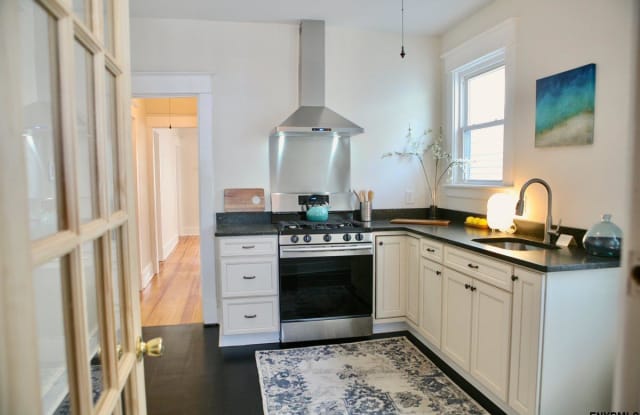 677 Myrtle AveApt 2 - 677 Myrtle Avenue, Albany, NY 12208