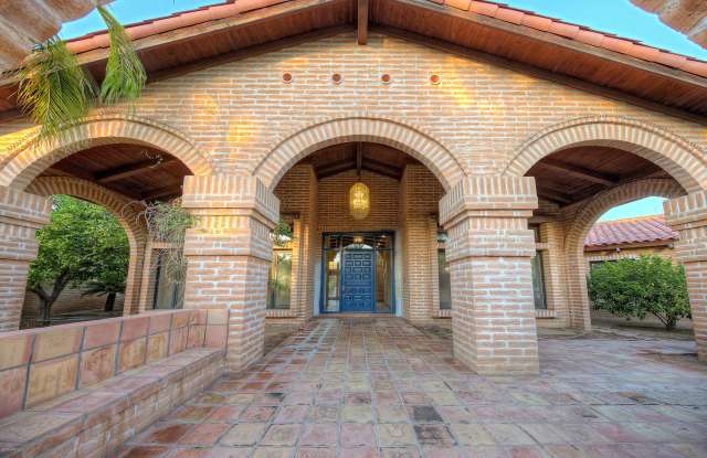 5301 N KASBA Circle Gallery 4
