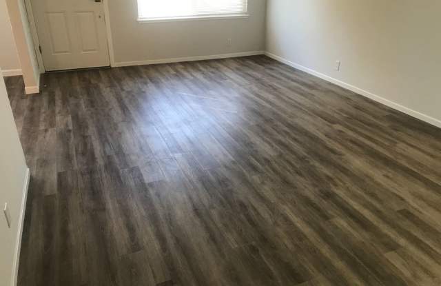 817 Second Lane Gallery 2